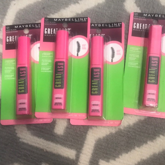 4 Maybelline Great Lash Curved Brush‎ Washable Mascara Very Black 121 0.43 fl oz - Picture 1 of 5